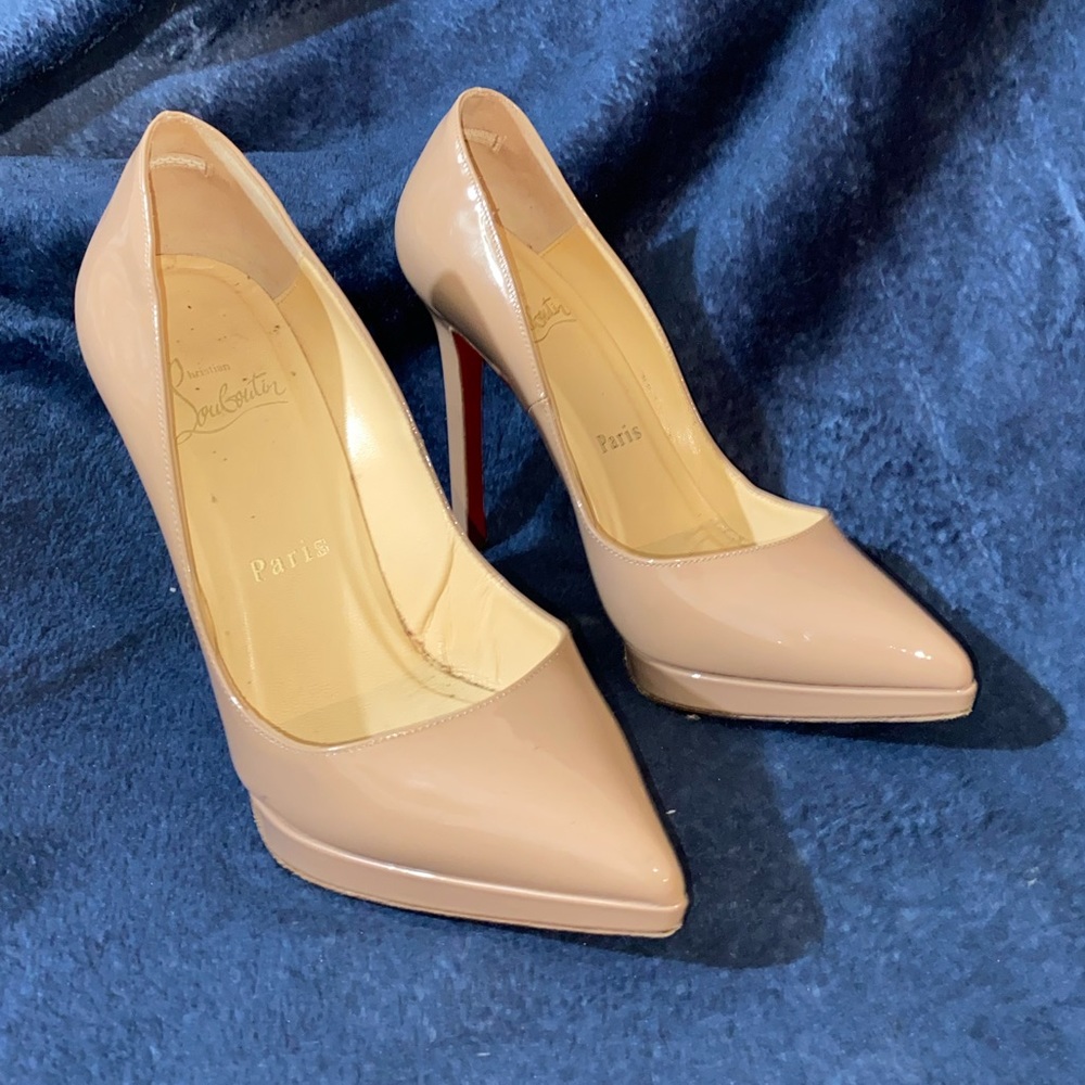 Louis Vuitton, nude heels - Picture 2 of 4